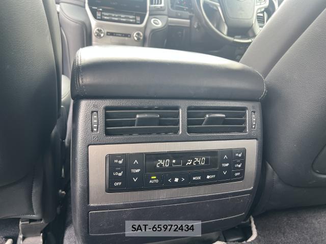 Toyota LAND CRUISER 2017-01 8222714-11