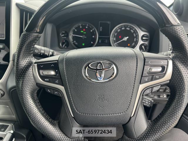 Toyota LAND CRUISER 2017-01 8222714-14