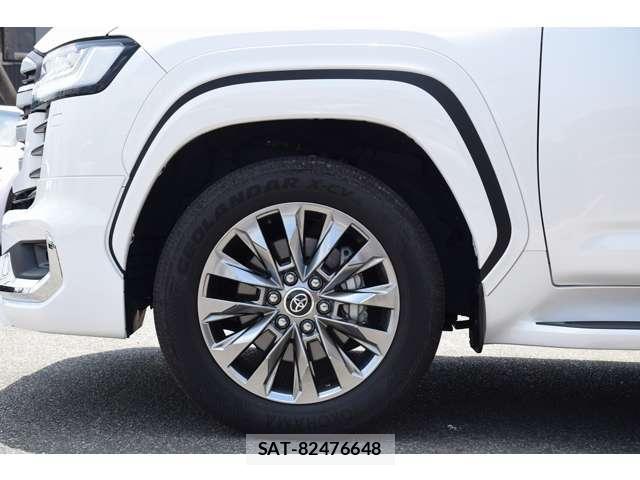 Toyota LAND CRUISER 2024-03 8223212-17
