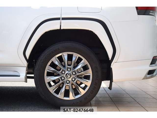 Toyota LAND CRUISER 2024-03 8223212-18