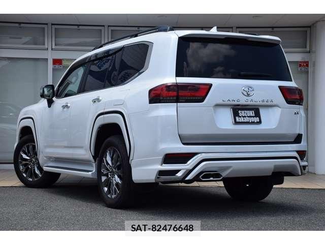 Toyota LAND CRUISER 2024-03 8223212-19