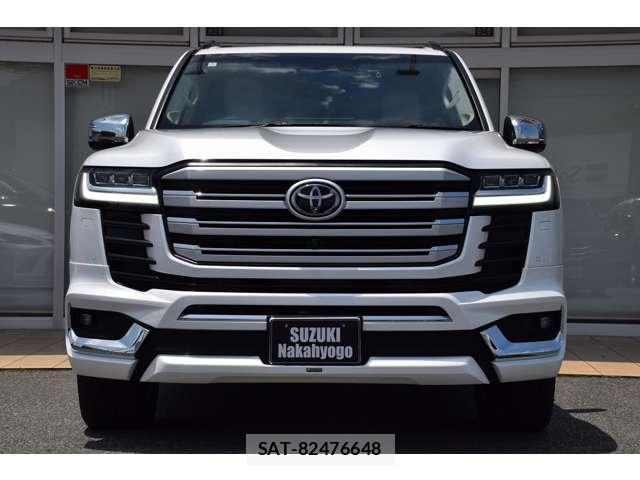 Toyota LAND CRUISER 2024-03 8223212-8