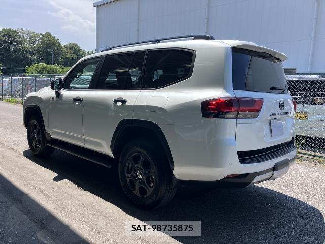 Toyota LAND CRUISER 2025-07 8224082-1