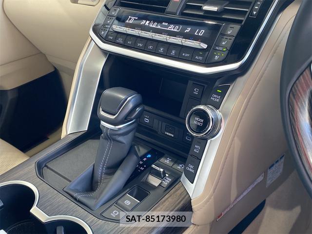 Toyota LAND CRUISER 2025-04 8224309-10