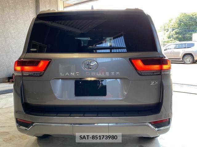 Toyota LAND CRUISER 2025-04 8224309-2