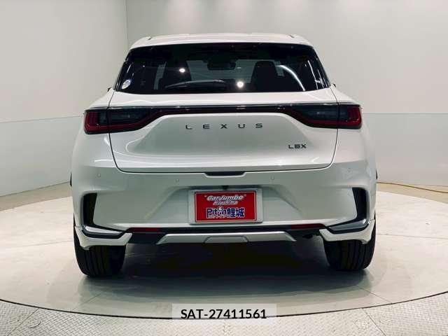 Lexus LBX 2024-02 8218160-19