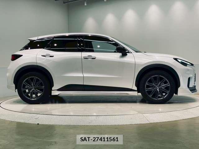 Lexus LBX 2024-02 8218160-3