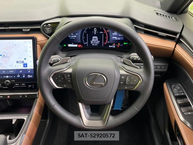 Lexus LBX 2024-03 8221149-10