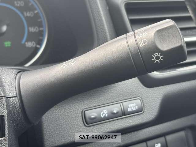 Nissan LEAF 2022-01 8216579-9