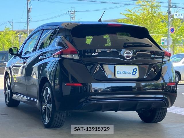 Nissan LEAF 2018-11 8224111-1