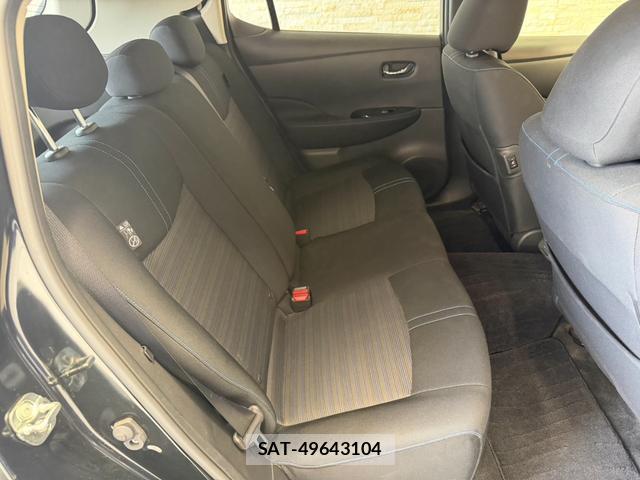 Nissan LEAF 2022-07 8224364-11