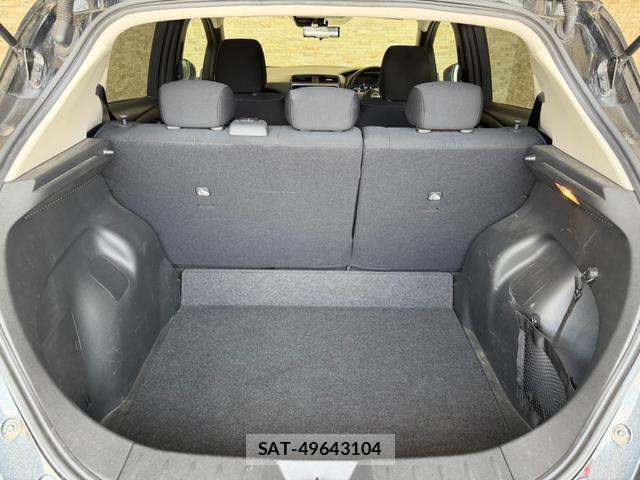 Nissan LEAF 2022-07 8224364-13