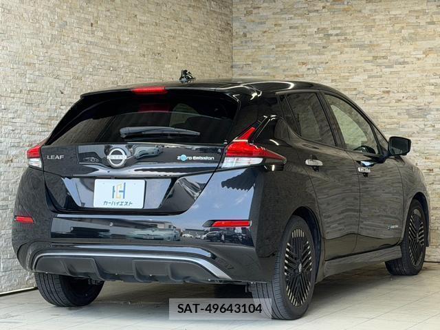Nissan LEAF 2022-07 8224364-3