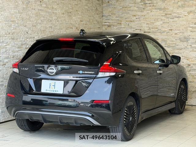 Nissan LEAF 2022-07 8224364-4