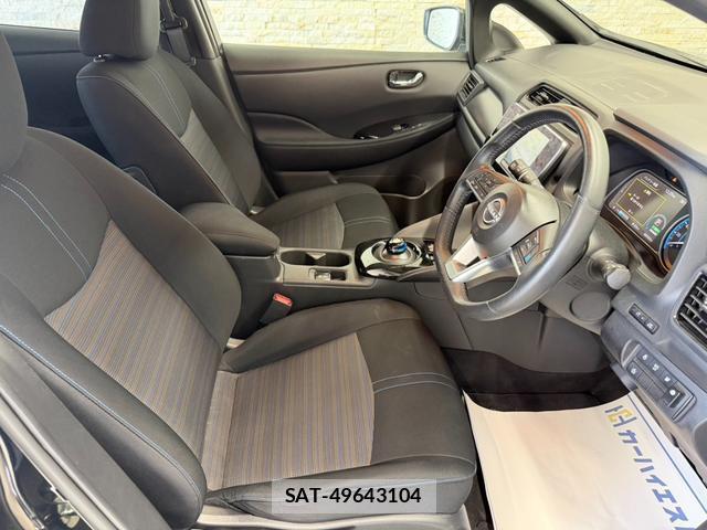 Nissan LEAF 2022-07 8224364-9