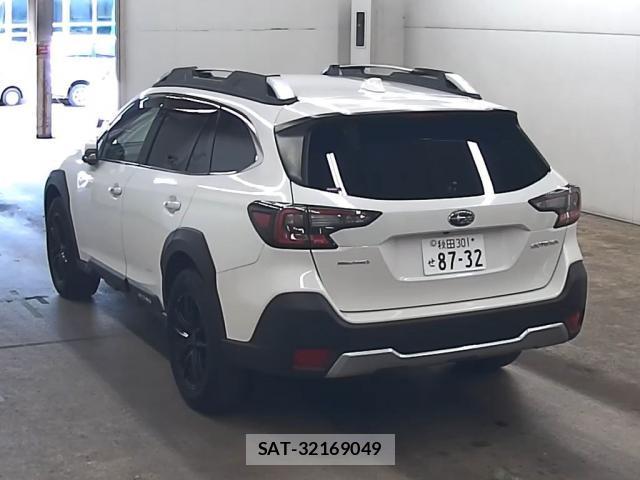 Subaru OUTBACK 2022-02 8217499-1