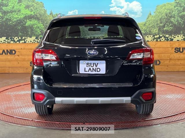 Subaru OUTBACK 2017-10 8223397-14