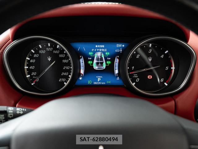 Maserati LEVANTE 2019-09 8221599-11