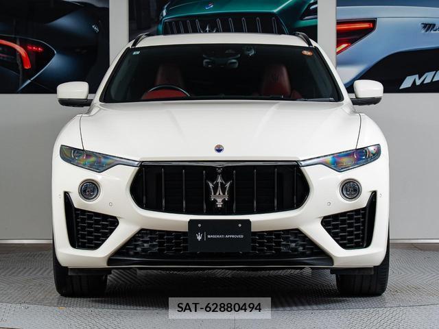 Maserati LEVANTE 2019-09 8221599-12