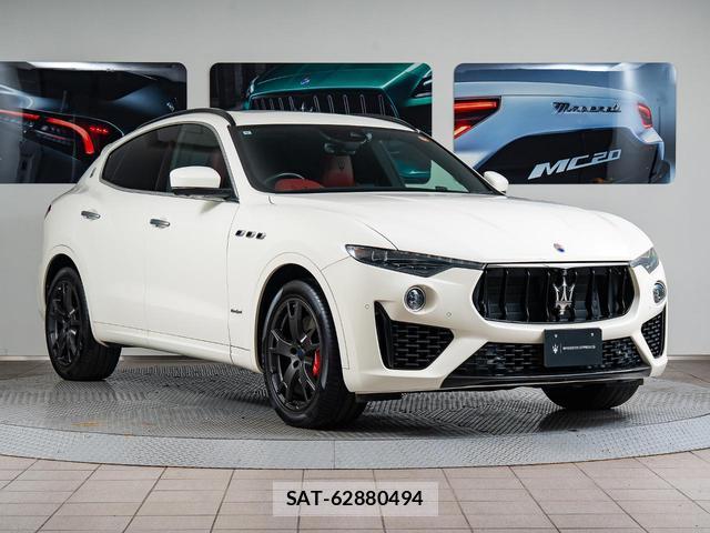 Maserati LEVANTE 2019-09 8221599-13
