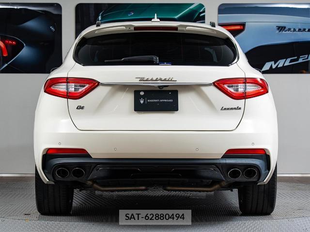 Maserati LEVANTE 2019-09 8221599-17