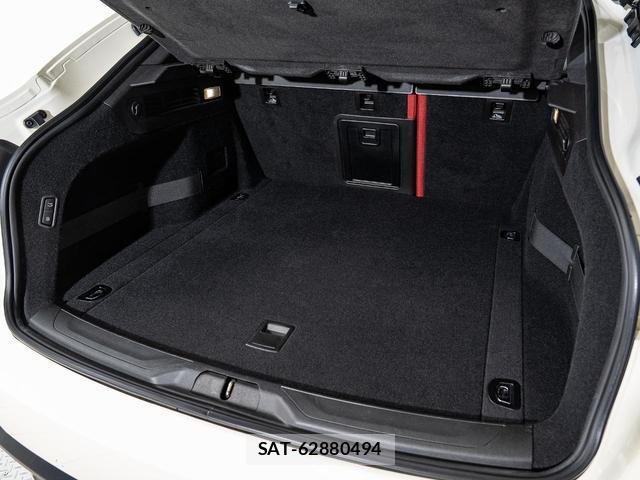Maserati LEVANTE 2019-09 8221599-19