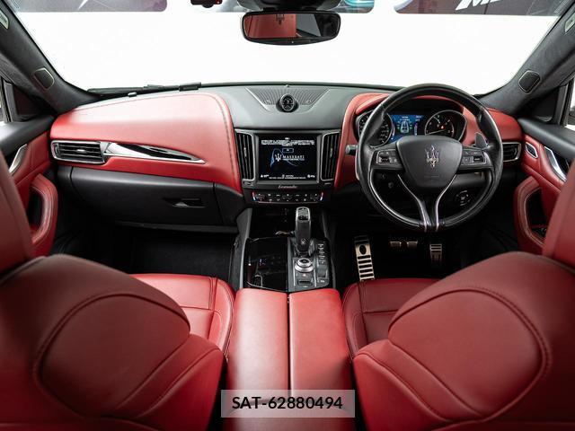 Maserati LEVANTE 2019-09 8221599-3