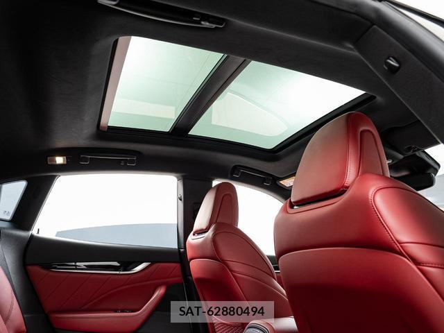 Maserati LEVANTE 2019-09 8221599-6