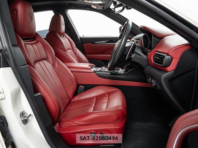 Maserati LEVANTE 2019-09 8221599-7