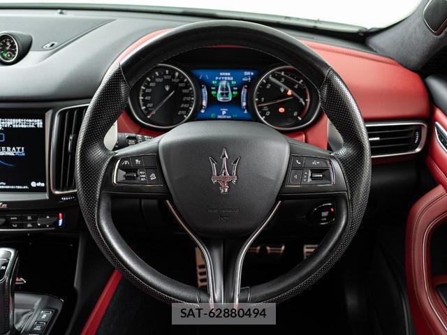 Maserati LEVANTE 2019-09 8221599-9