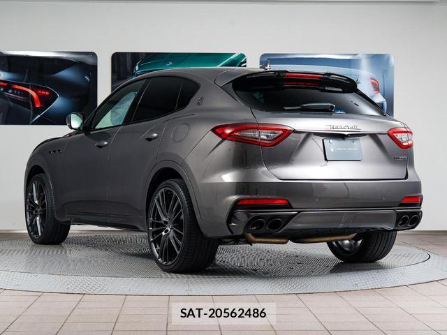 Maserati LEVANTE 2020-10 8221601-16