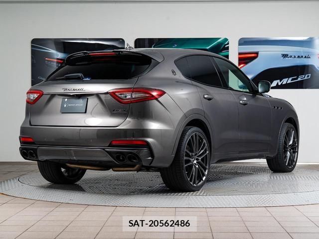 Maserati LEVANTE 2020-10 8221601-4