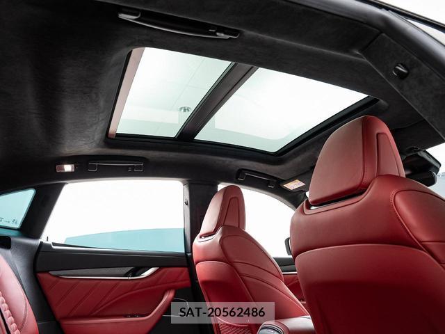 Maserati LEVANTE 2020-10 8221601-6