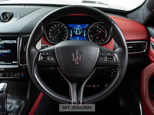 Maserati LEVANTE 2020-10 8221601-9