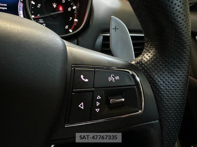 Maserati LEVANTE 2021-06 8223006-13