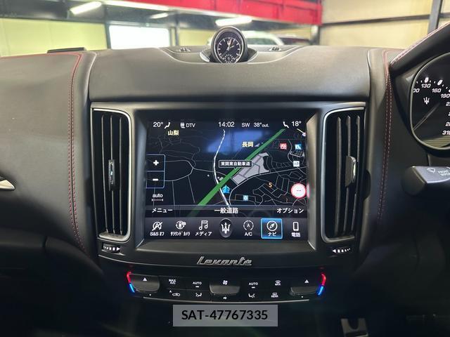 Maserati LEVANTE 2021-06 8223006-4