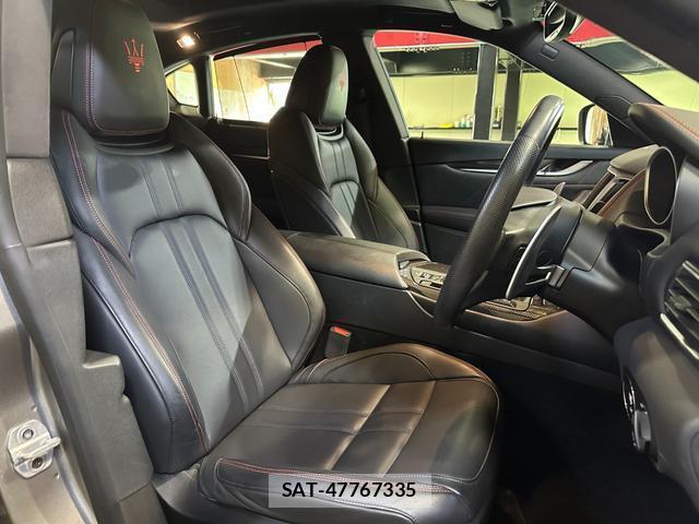Maserati LEVANTE 2021-06 8223006-7