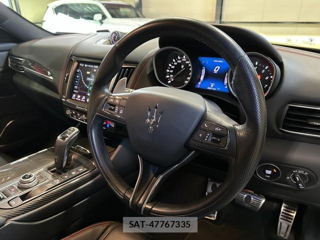 Maserati LEVANTE 2021-06 8223006-8