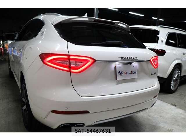 Maserati LEVANTE 2017-06 8223579-1