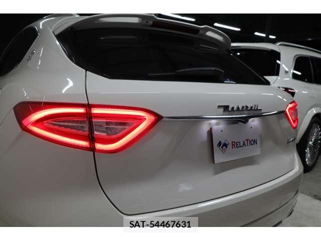 Maserati LEVANTE 2017-06 8223579-13