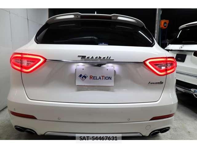 Maserati LEVANTE 2017-06 8223579-4