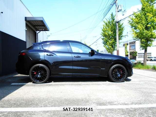 Maserati LEVANTE 2020-09 8224752-12