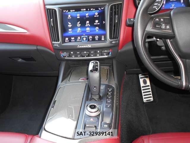 Maserati LEVANTE 2020-09 8224752-16