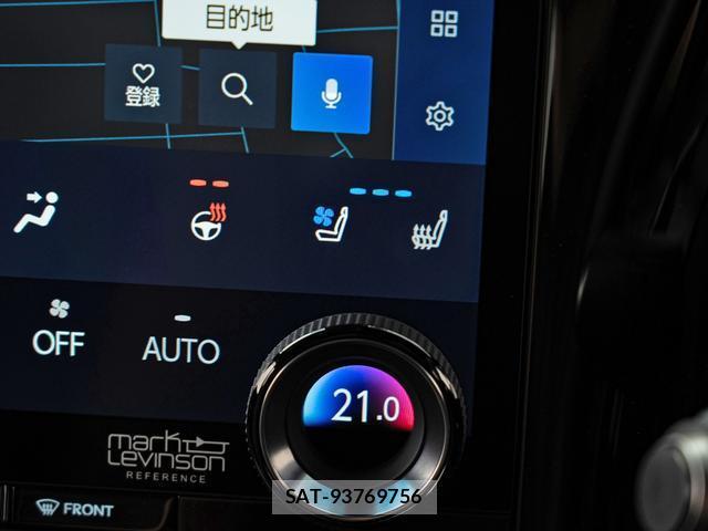 Lexus LM 2024-09 8218478-1