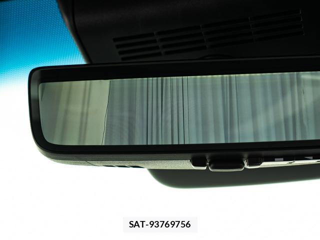 Lexus LM 2024-09 8218478-18