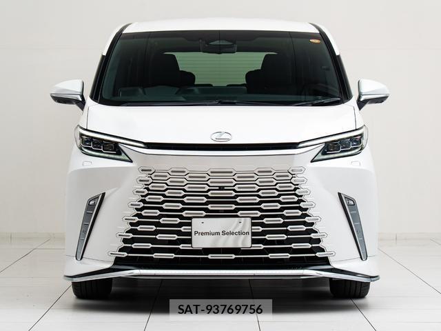 Lexus LM 2024-09 8218478-4