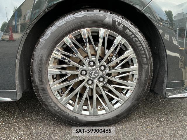 Lexus LM 2025-10 8220194-12