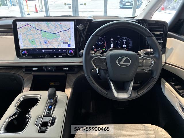Lexus LM 2025-10 8220194-13