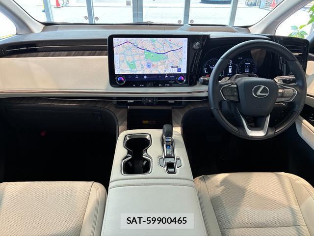Lexus LM 2025-10 8220194-2