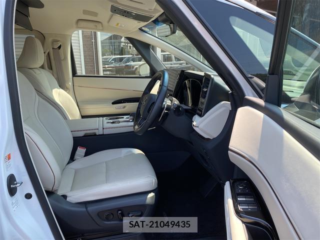 Lexus LM 2025-04 8224310-12